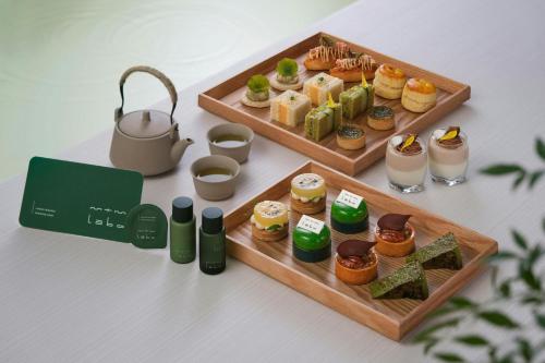 ホテルの敷地内または近くでの食事または食べ物