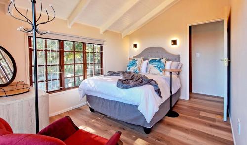 Postel nebo postele na pokoji v ubytování Beach House, Pool, Braai, Patio, Water Sports