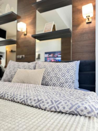 Гостиная зона в RentNow Modern Business Apartment with 3 Bedrooms in Centre Chișinău