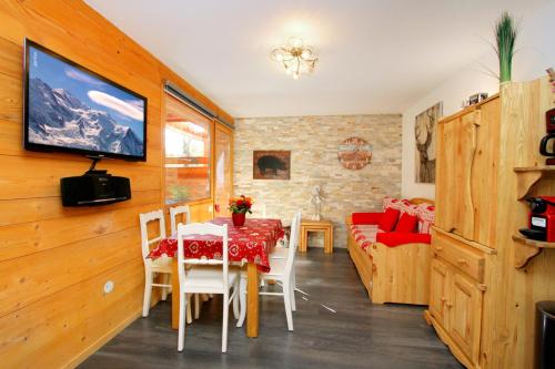 Joli appartement à l'arrière du Chalet Chantelouve