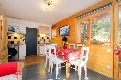 Joli appartement à l'arrière du Chalet Chantelouve
