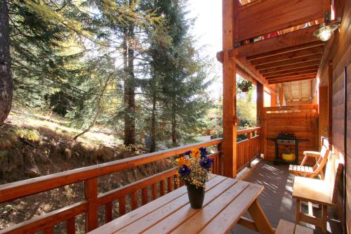 Joli appartement à l'arrière du Chalet Chantelouve