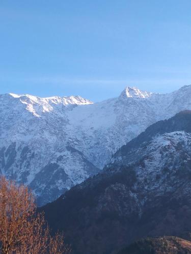ホームステイから撮影された、または一般的な山の景色