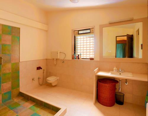 Et badeværelse på Luxury Florida 5Bhk Villa Alibaug