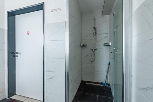 Un baño de MK Hostel Oyten - free Wifi & Parking - 24h Check-In