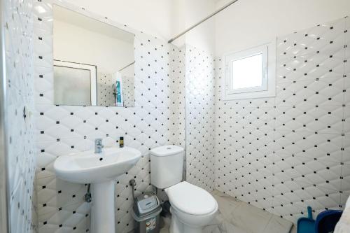 Gallery image of Hotel Elisabeta Borsh in Borsh