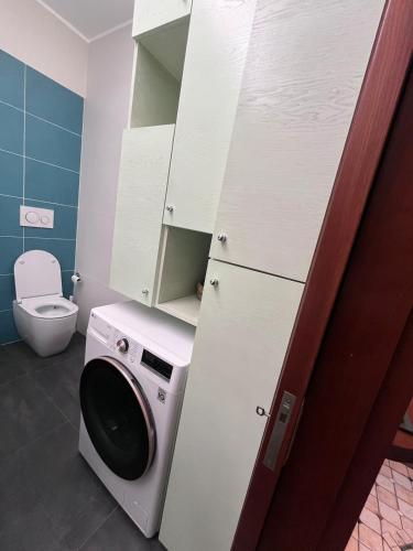 Rome full apt 4 people close to Colosseum Mao house