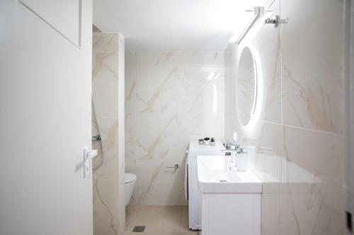 Athens Horizon Suite by GK Hospitality Group