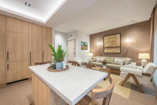 Crown Design Apt - Acropolis