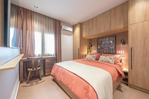 Crown Design Apt - Acropolis