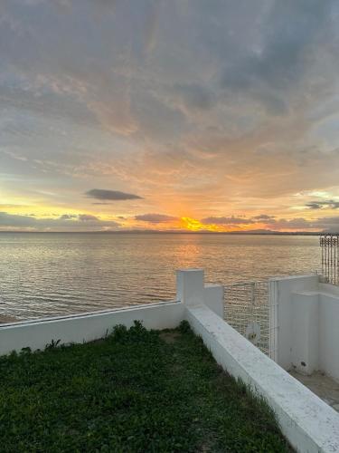 Your Charming Seaside Getaway