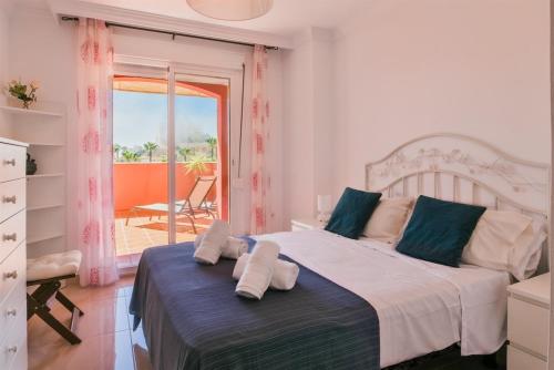 Seaview apartment with terrace by the beach