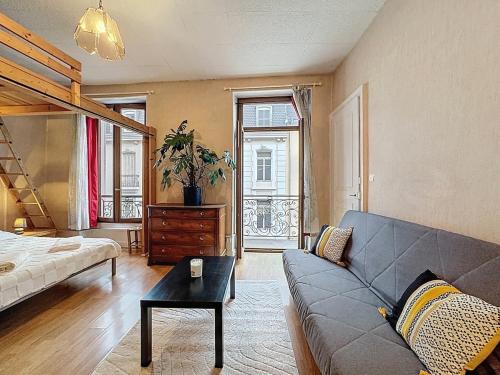 Et opholdsområde på Charmant studio centre ville d'Aix-les-bains