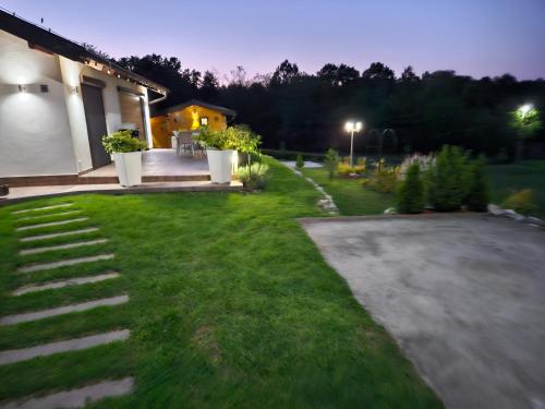 Un jardín fuera de Seoska bajka