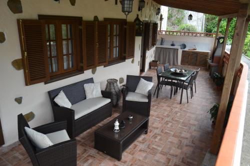Ο χώρος του lounge ή του μπαρ στο Casa Mercedes