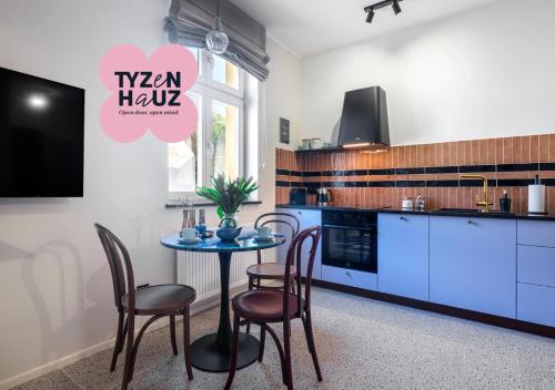 Kalwaryjska by Tyzenhauz