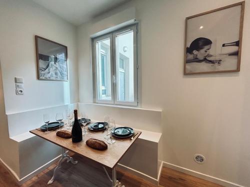 Fotografie z fotogalerie ubytování E Petit Prince T3 avec SPA & Lit King size v destinaci Épernay