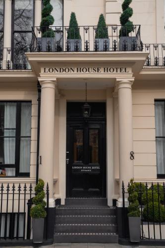 a front door of a london house hotel at London House Hotel in London