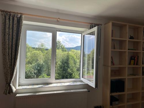 Nespecifikovaný výhled na hory nebo výhled na hory při pohledu z apartmánu