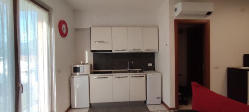Dapur atau dapur kecil di I girasoli 1 monolocale a solo 5 minuti da Tirano