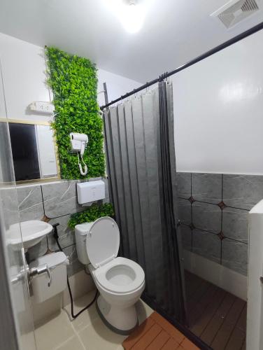 Ένα μπάνιο στο Condo Stay near Philippine Arena - Chiara's Stay Inn