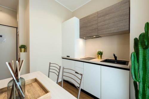Duomo Apartments B Home - Quiet Two Bedrooms & Bathroom