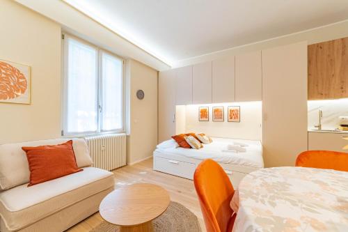 5' from Corso Sempione Elegant studio apartment