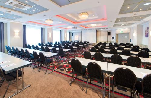 Møde- og/eller konferencelokalet på Leonardo Hotel Hannover Airport