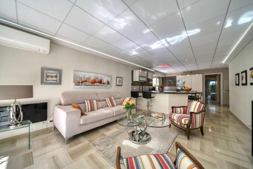 REF 1413 - Cannes Center Appartment for rent