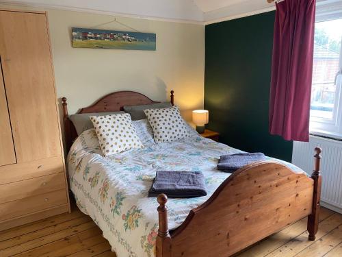 Postel nebo postele na pokoji v ubytování Riverside central 3 bedroom house