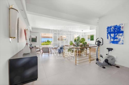 Ref 2182 - Seasonal rental in Golfe-Juan - Villa 190 m