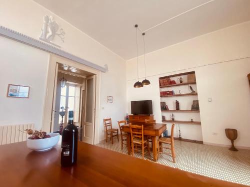 Ruang duduk di Classic residence in the historic center