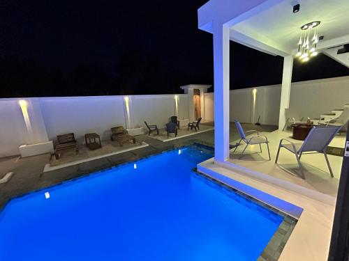 Bazén v ubytování Jambo Resort by Mambo Hotels nebo v jeho okolí