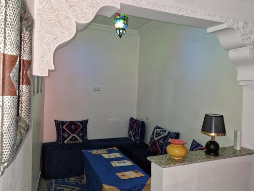 Un lugar para sentarse en Dar ESSEKIA