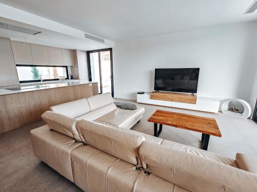 Φωτογραφία από το άλμπουμ του Fee4me Exclusive Villa with Pool and Parking σε Mutxamel