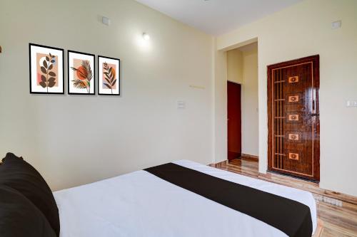 Gambar di galeri bagi Hotel O SRI SRINIVASA BOARDING & LODGING di Aivarkhandpur