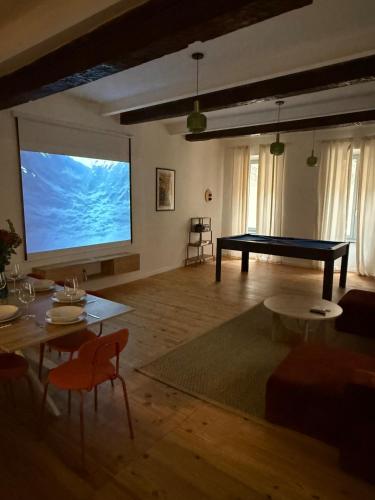 Televisyen dan/atau pusat hiburan di Le Playground - T4 Carcassonne