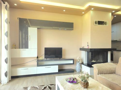 Μια τηλεόραση ή/και κέντρο ψυχαγωγίας στο Mary's luxury apartment Pogradec 2