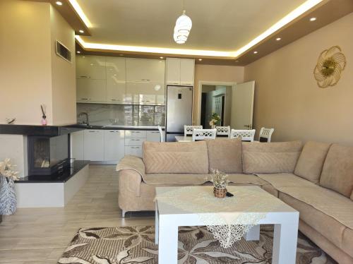 Mary's luxury apartment Pogradec 2