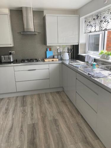 Una cocina o cocineta en Park View House