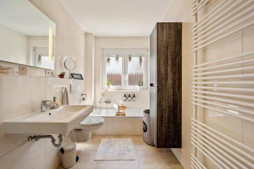 Koupelna v ubytování Retreat Living Bensheim - Sauna - Garten - Parkplatz