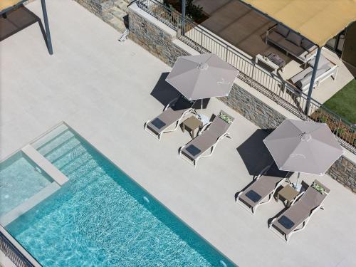 Πισίνα στο ή κοντά στο Emmanouil Private Villa A