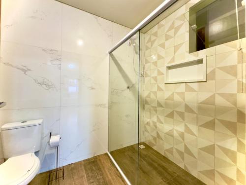 Studio A 350m PRAIA com Piscina -5にあるバスルーム