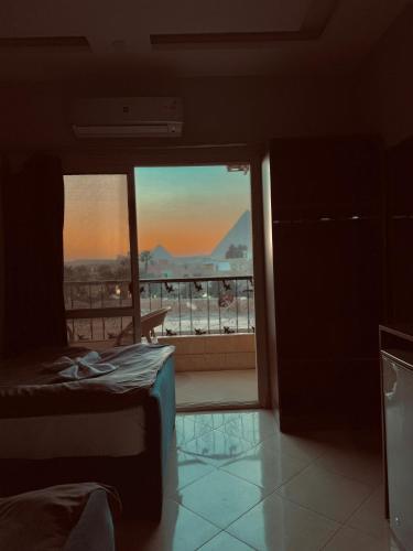 Gallery image of Continental Pyramids Hotel & Roof Top in Cairo