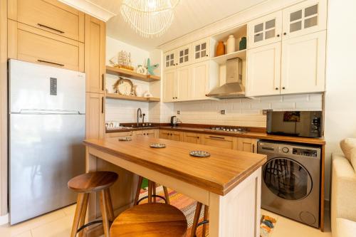 Marassi Faya 1br Gardenにあるキッチンまたは簡易キッチン