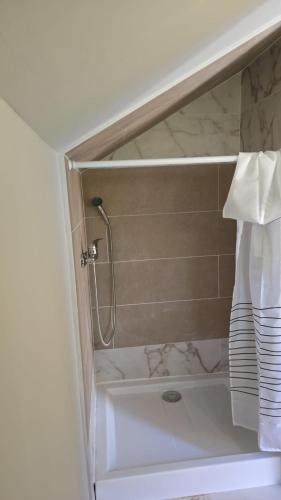 Chalet Panoramic Maluri tesisinde bir banyo