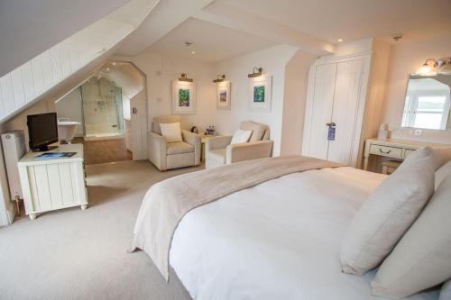 Katil atau katil-katil dalam bilik di The Bay Rooms at Glenisle Hotel