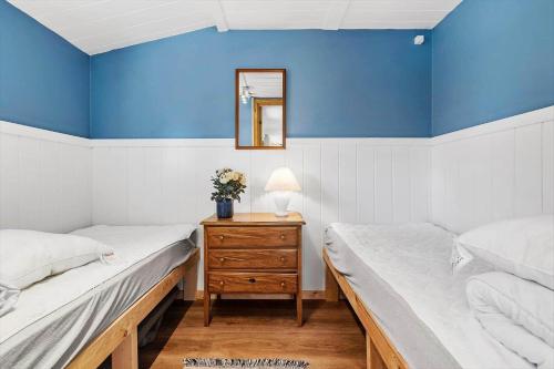 Postel nebo postele na pokoji v ubytování 4739-Aakirkeby-Boderne-86