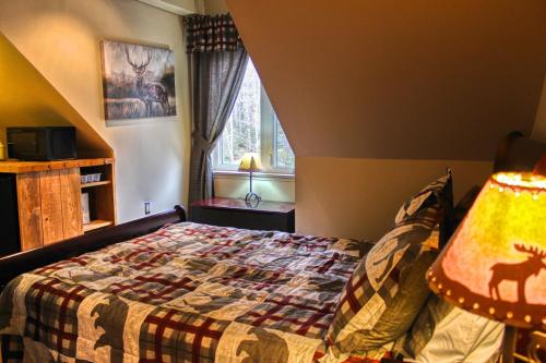 Gallery image of Zen Lakeside Getaway Nova Scotia - Sunset Suite in Digby