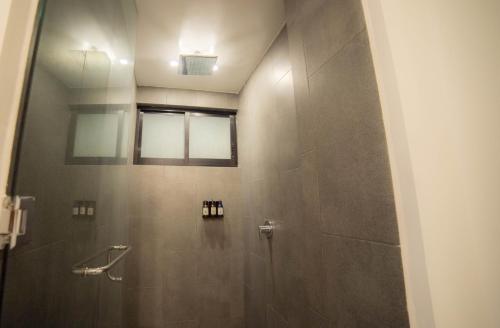 Ένα μπάνιο στο Missum Versatile Living